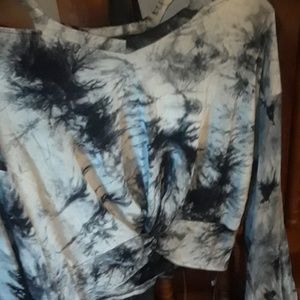 Rouched crop top w/ cut out neckline